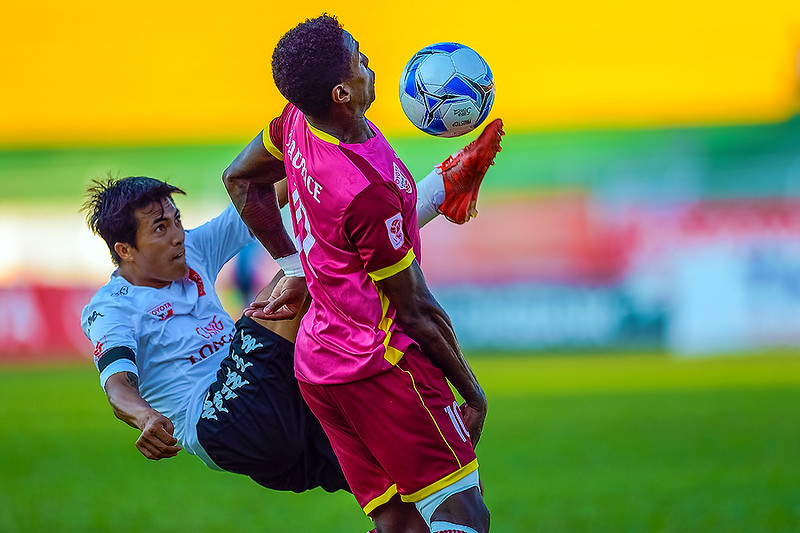 magentafootballer.jpg