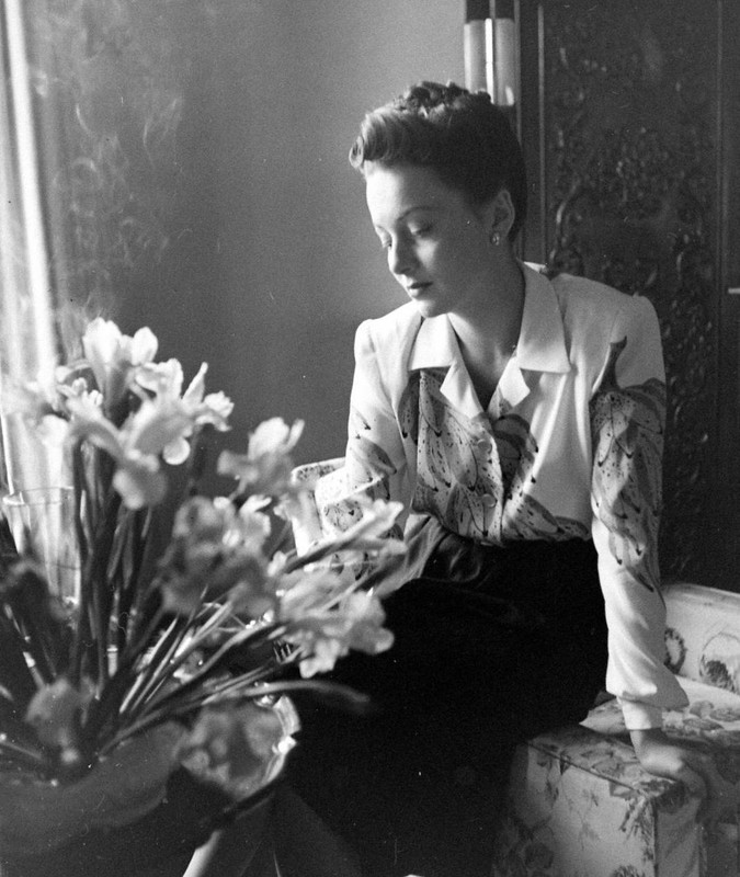 olivia_de_havilland_c52