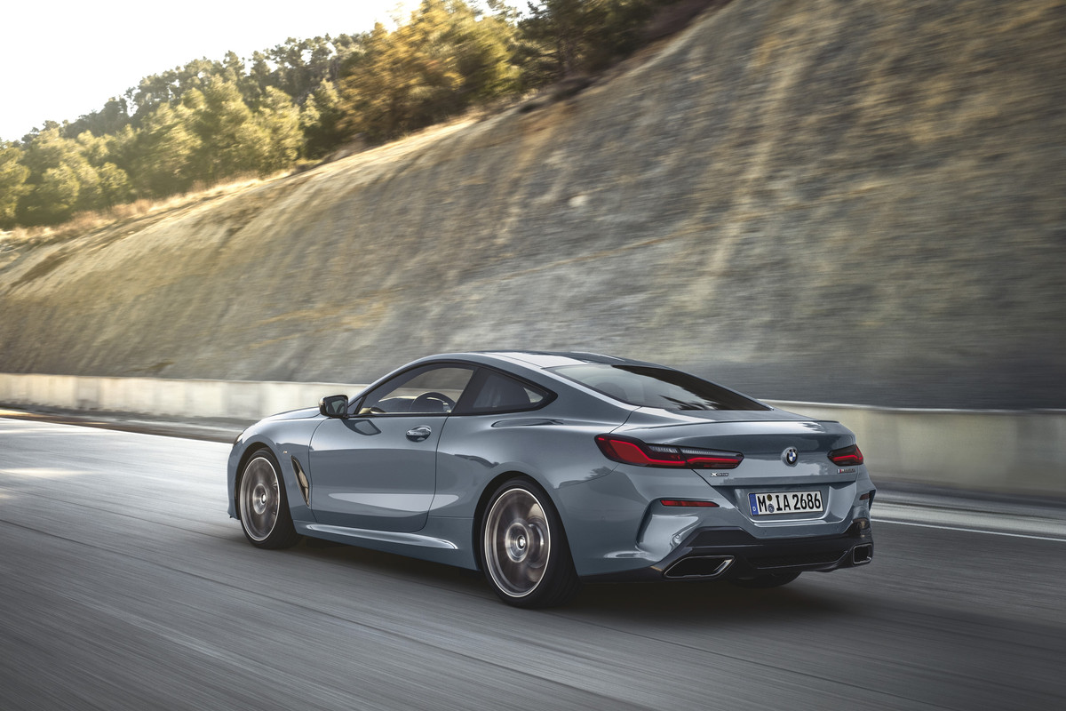 P90306622_highRes_the-all-new-bmw-8-se