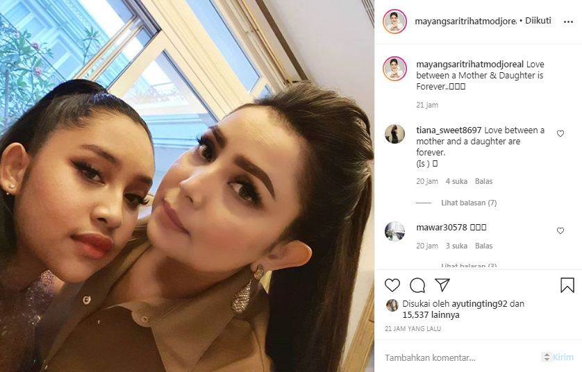 Mayangsari dan Khirani Trihatmodjo tampil cantik dan bergaya bak kakak dan adik