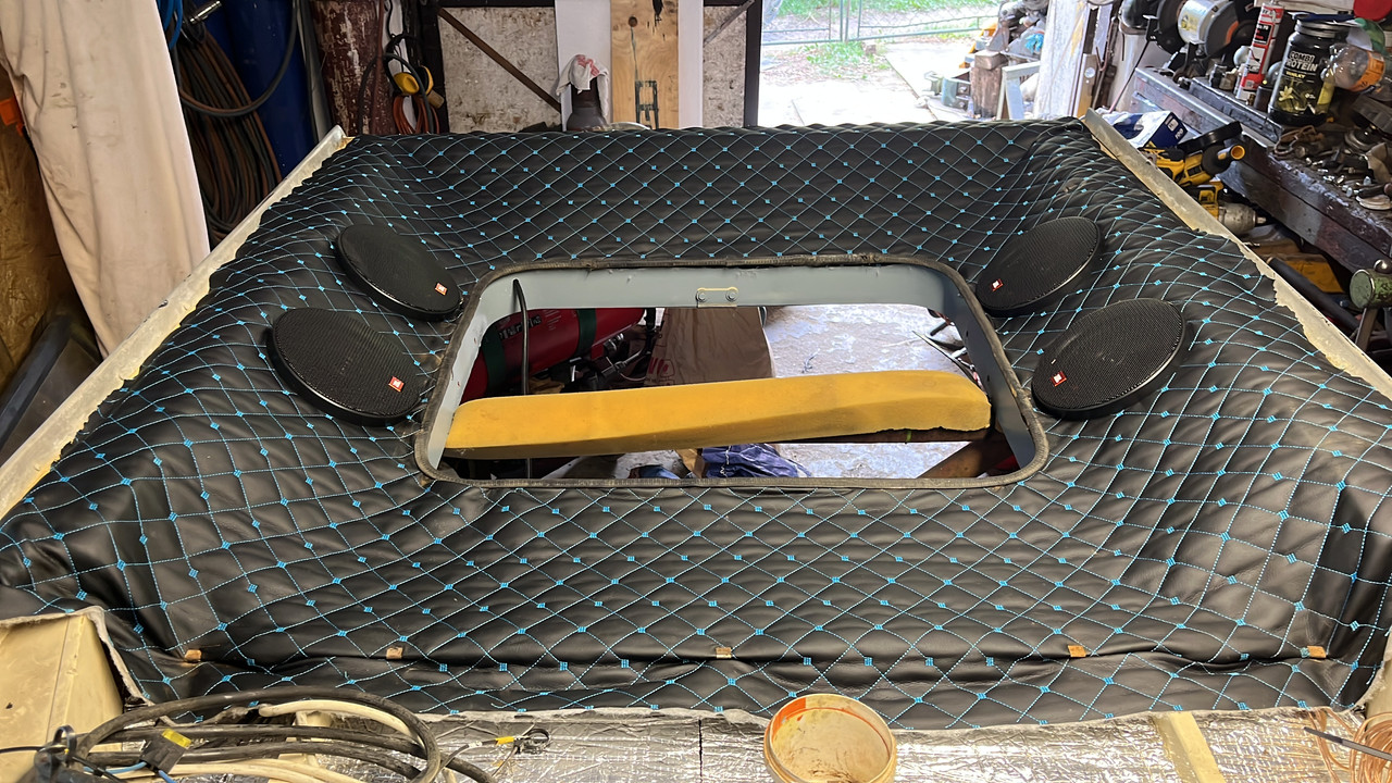 519DB838-6C7C-46D4-BCB9-576D951A096A