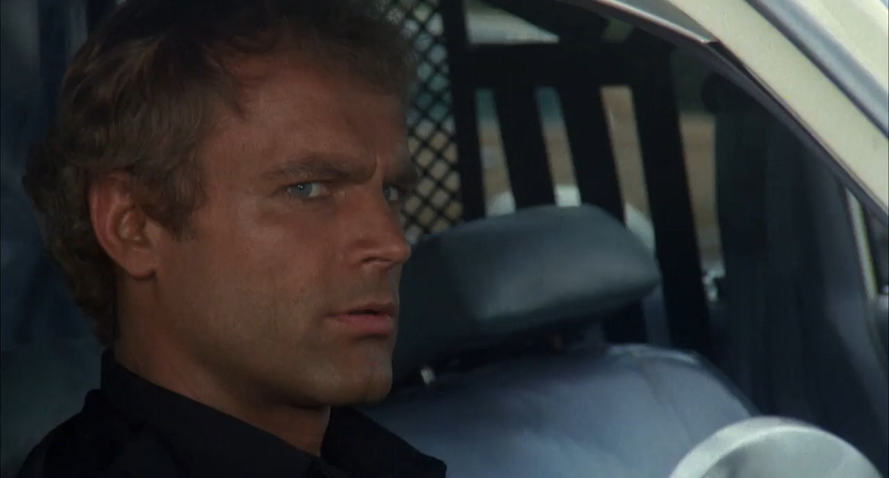 Super Fuzz 1980 BluRay [Hindi + English] 480p, 720p ESub Screenshot