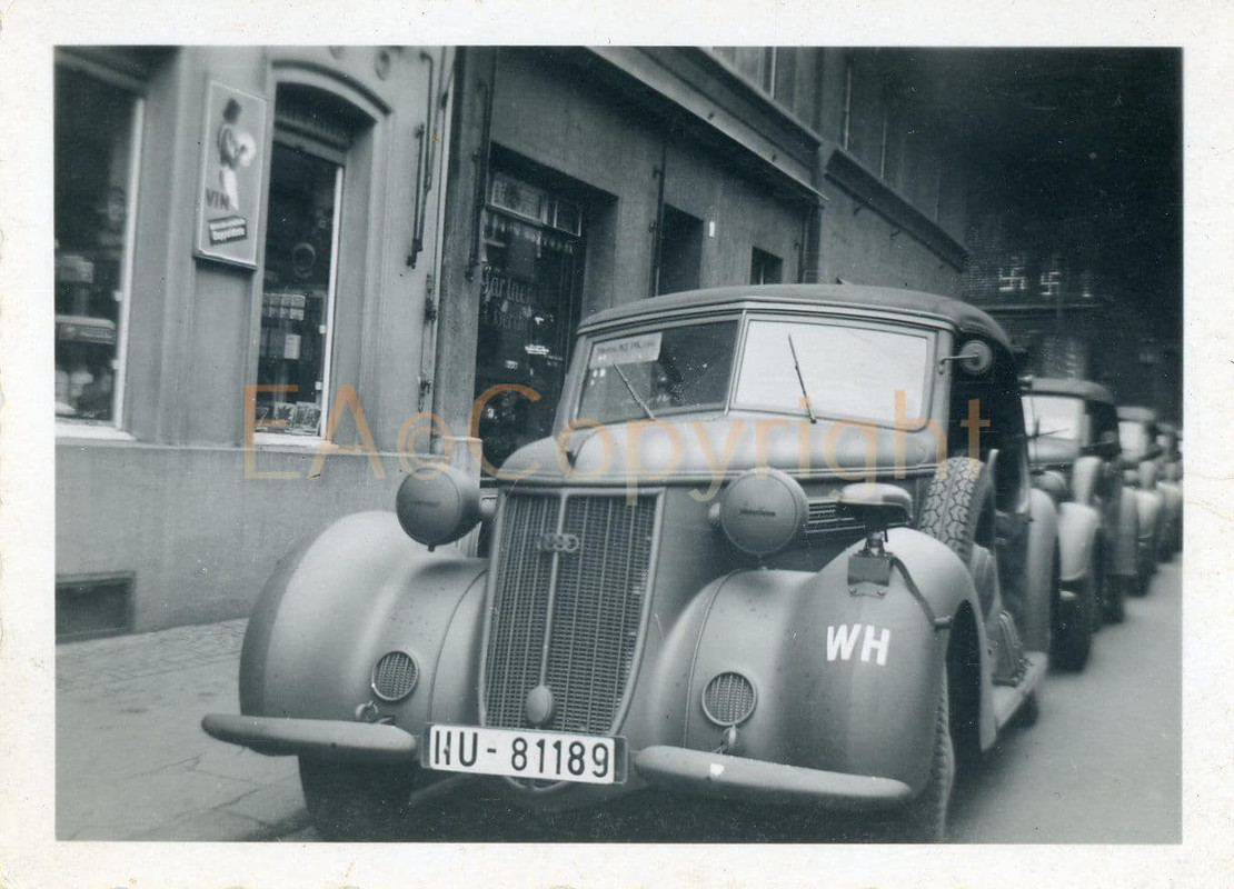 PKW Auto Wagen Kübelwagen Foto