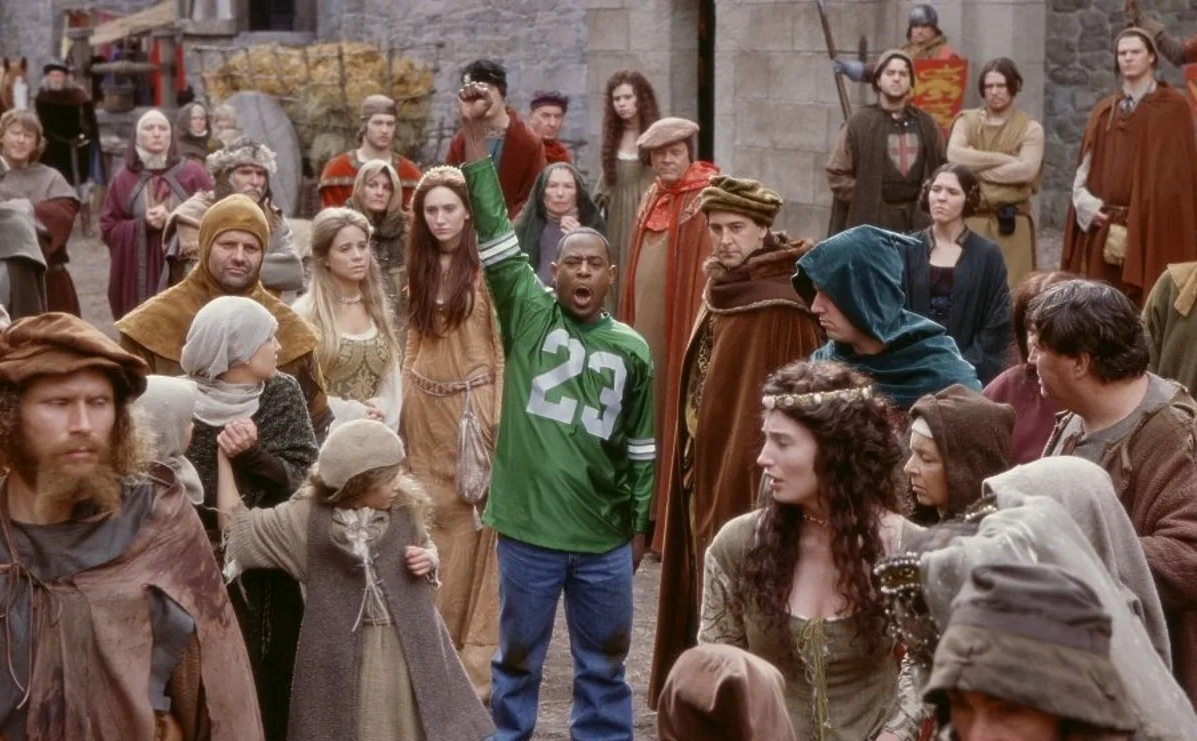 Черный попал в прошлое. Чёрный рыцарь фильм. Черный рыцарь 2001. Мартин лоуренс черный рыцарь. The book of negroes, сериал, 2015.