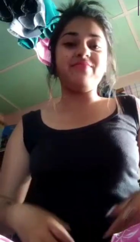 sexy girl remove cloths front of camera latest viral