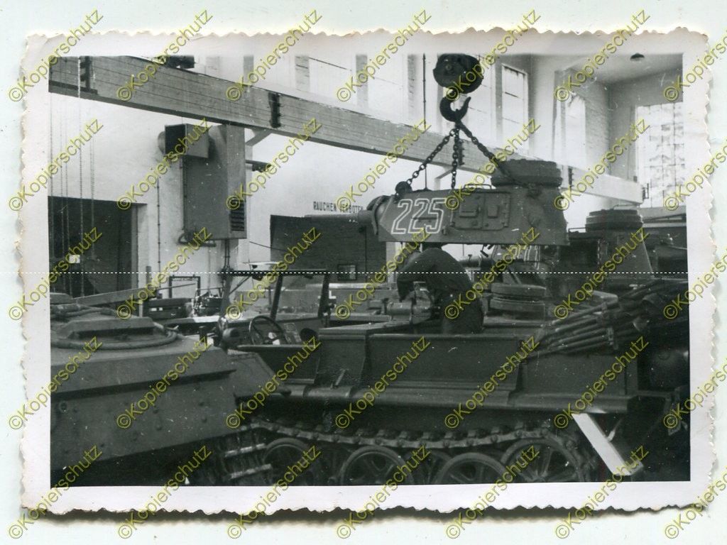 Foto, 2.Panzer-Regiment 2 (Reich), Panzer Instandsetzung in Oran