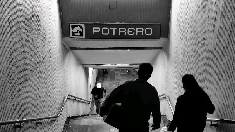 Rescatan a mujer que intentó quitarse la vida en metro Potrero de la Línea 3