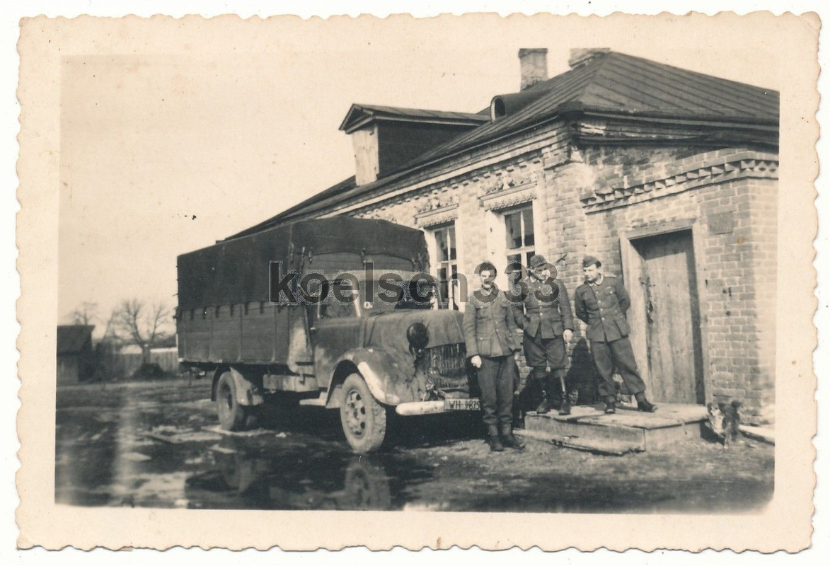 Rumänien Wehrmacht Soldaten mit englischem Beute