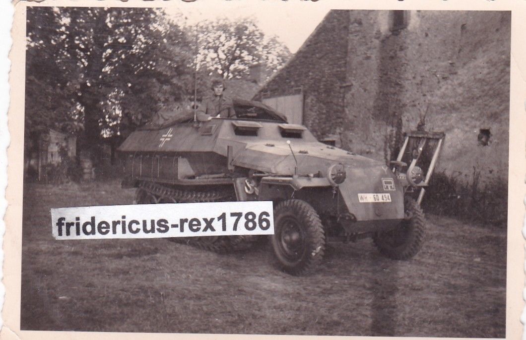Foto StuG Sturmgeschütz Abt. GD Schützenpanzerwagen Sd.Kfz.251 F