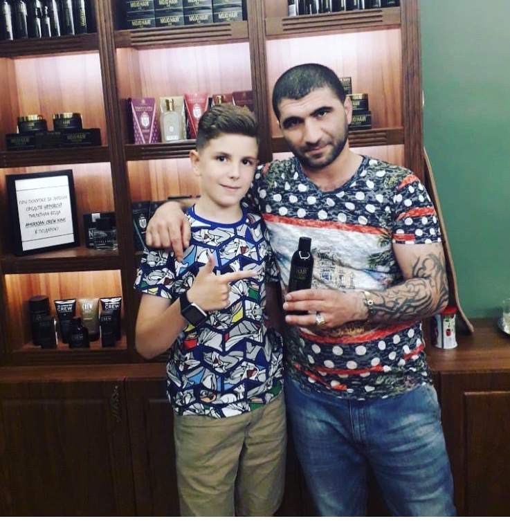 DBBCFEC9-072B-47E6-A6F9-238D25FB3DA9