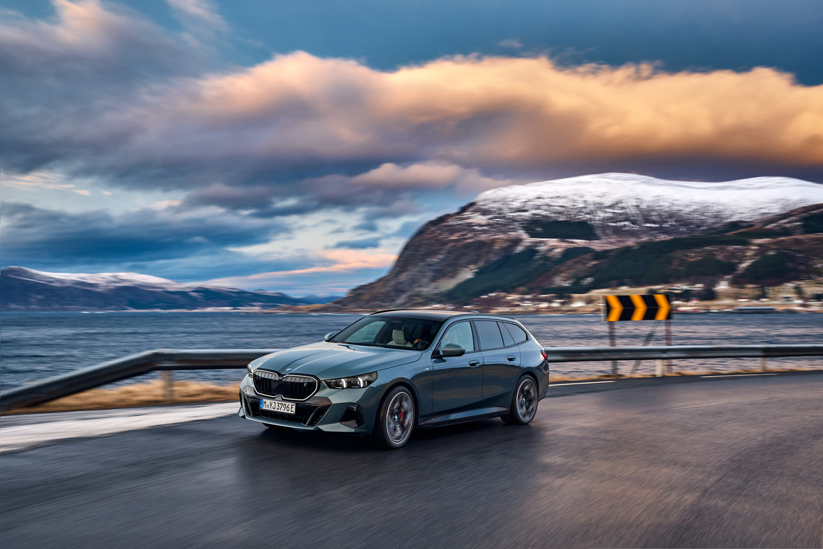 P90537320_highRes_the-new-bmw-i5-edriv
