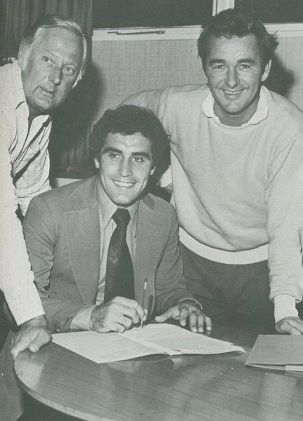 [Image: Brian-and-Peter-are-all-smiles-after-For...rucial.jpg]