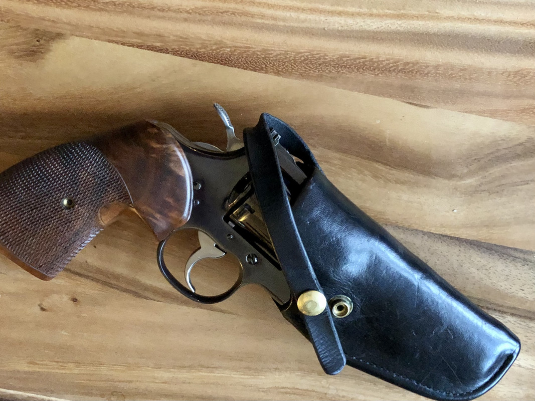 FE2A44C2-17AE-4FD5-BAEB-1309FEAD8169