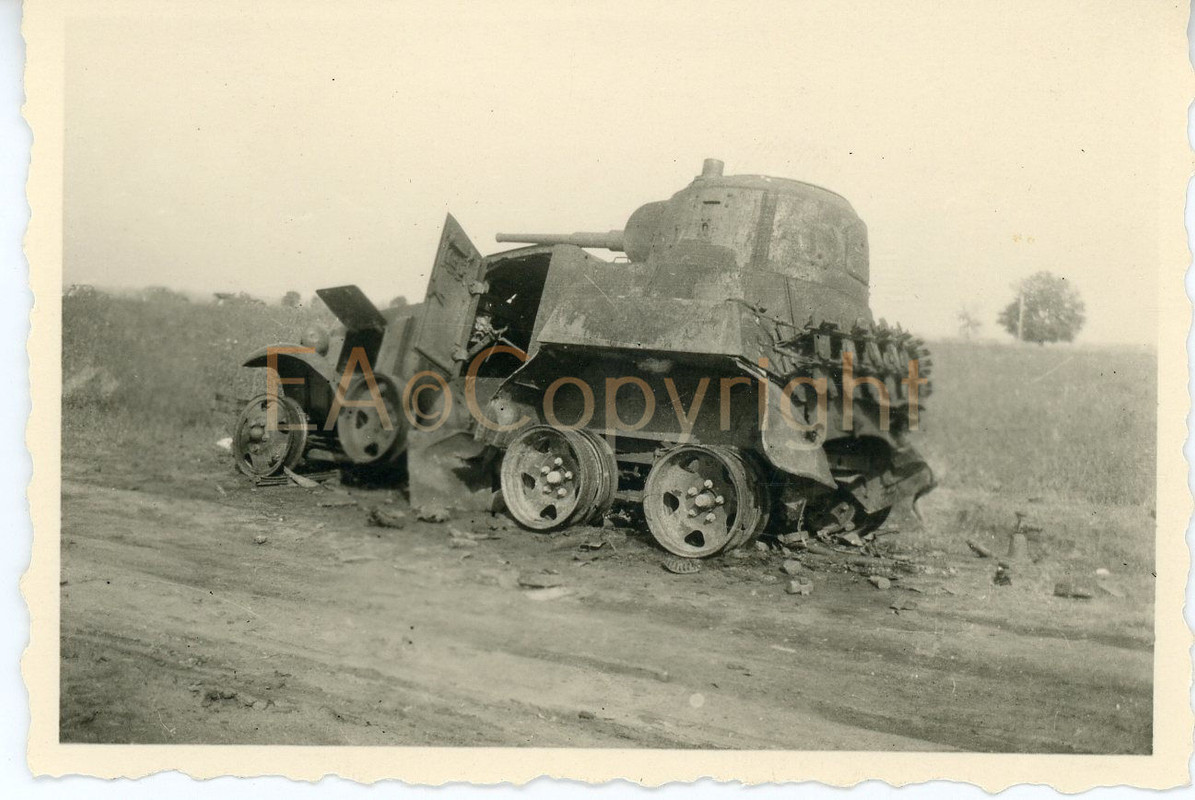 Russland Beute Panzerspähwagen Panzer Tank Foto1