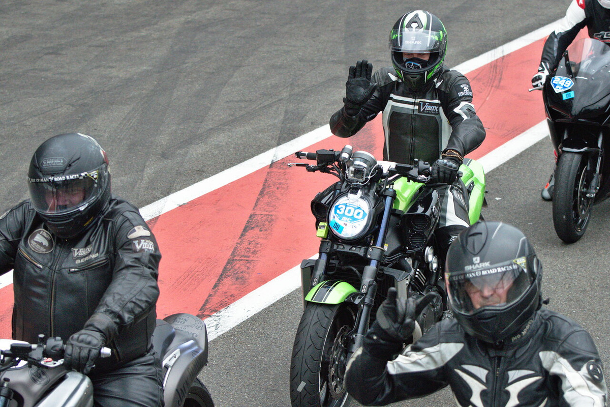 Une journée de roulage à SPA FRANCORCHAMPS - Page 2 R-DSC2652