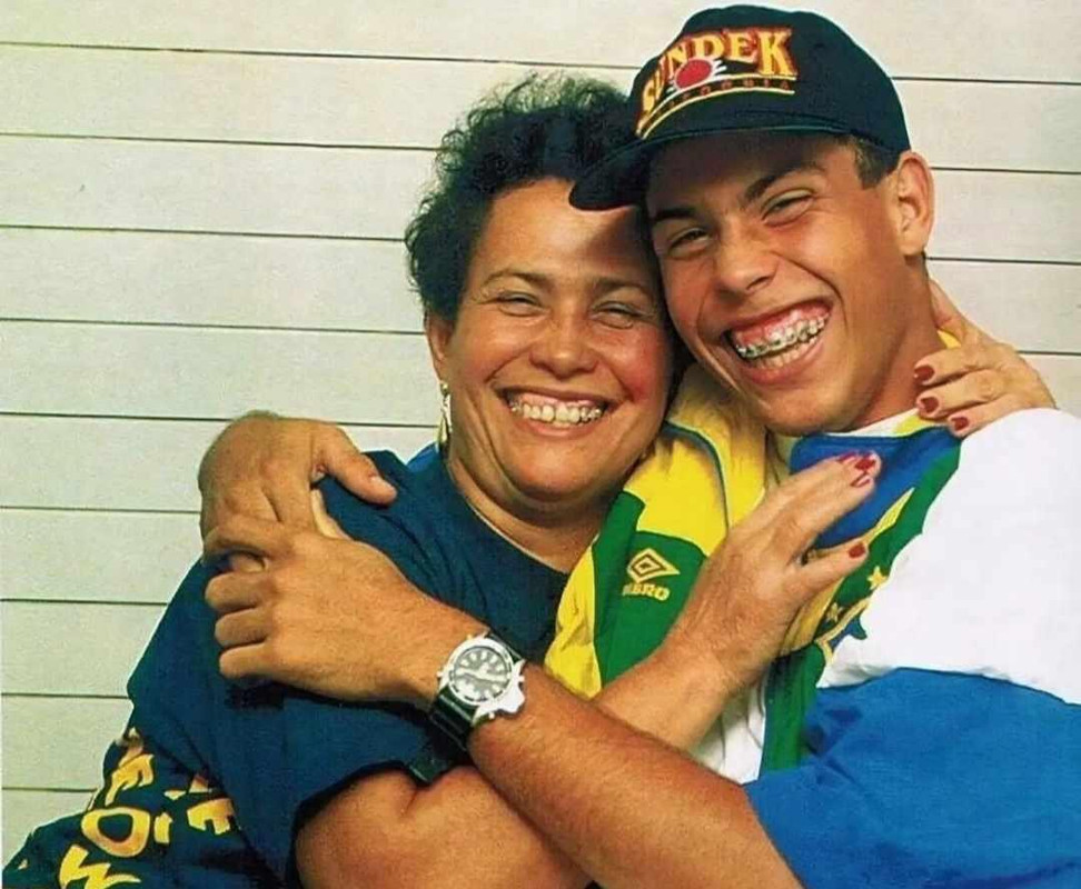 F7E65D3F-C089-41F6-810E-364B54F9C202