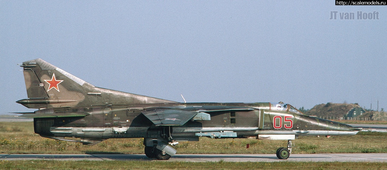 296 APIB Mig-27M 05 Red_83712545142 (2)