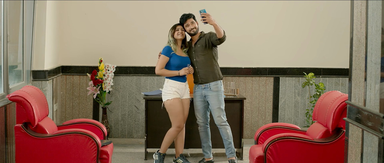 Pyar Hi Pyar 2021.1080p.AMZN.mkv_snapshot_05.06_[2021.07.09_16.45.13]