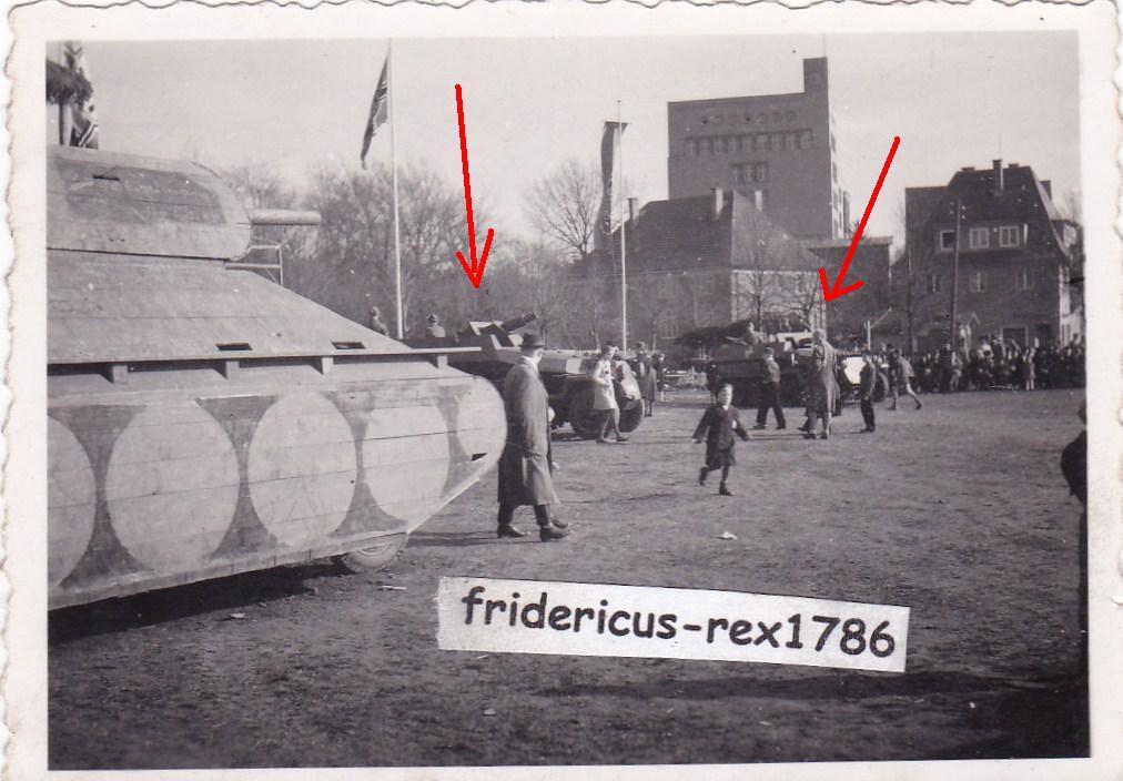 Foto Schützenpanzerwagen Sd.Kfz. 251 mit 7,5-cm-