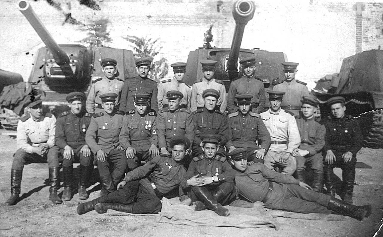 4-й слева Савин В.Ф (Крест Храбрых)