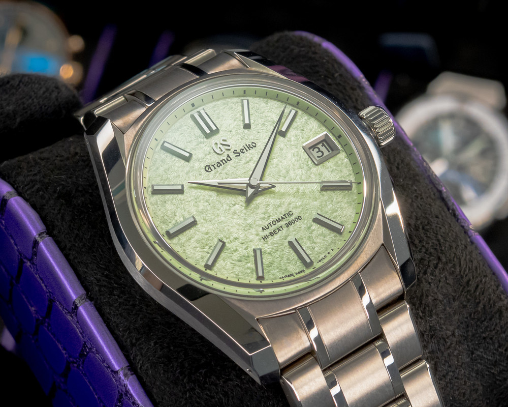 Grand Seiko Heritage Sakura Wakaba Green Dial 38mm � BOX & PAPERS � SBGH343