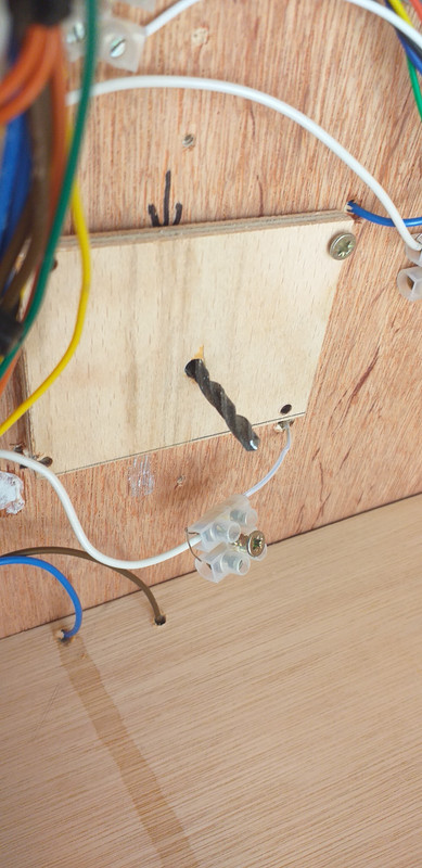 04091538-3FF5-45F8-8F59-78B36C5EAFAF