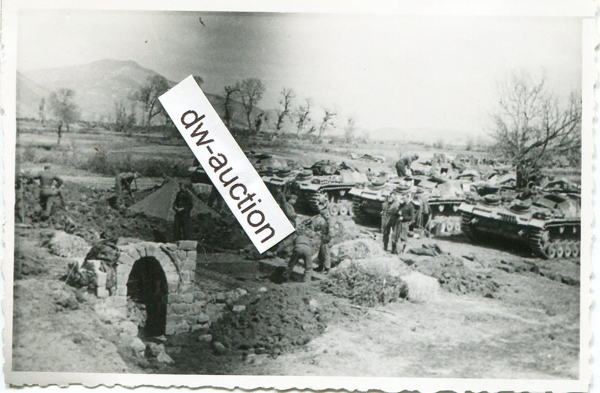 Sturmgeschütz Abt. mit Kennung in Bereitschaft