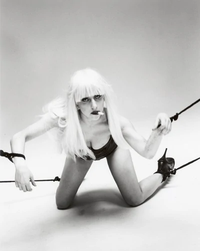 8-5-09-Nobuyoshi-Araki-004.webp