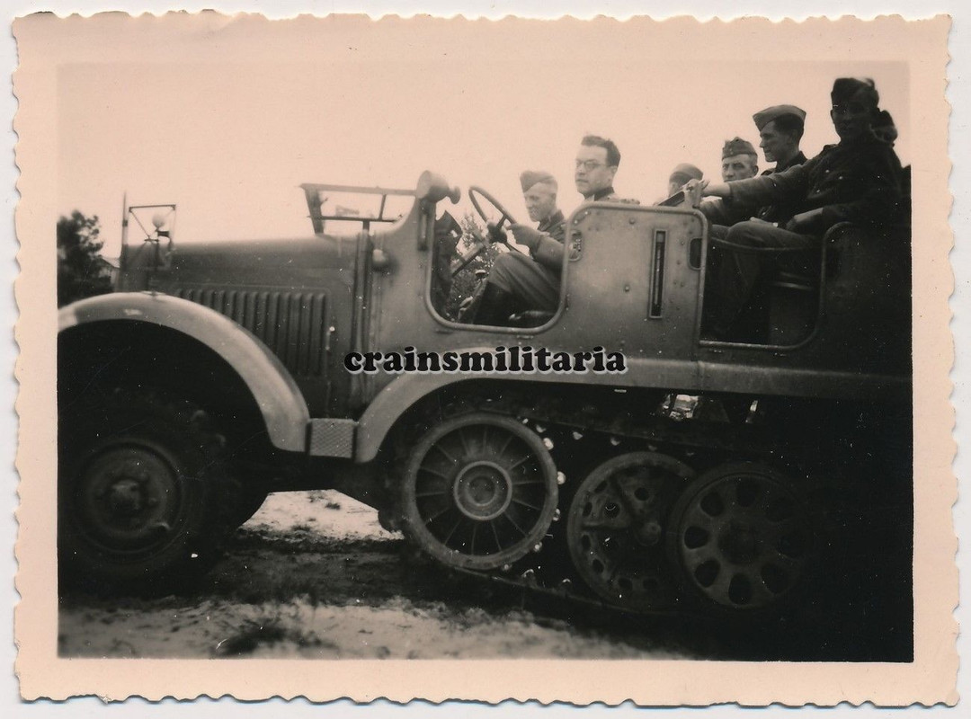 Orig. Foto Soldaten in SdKfz 6 Halbkette Zugmaschine Büssing-NAG