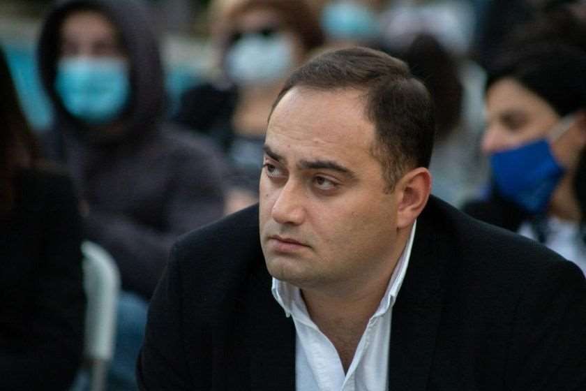 თუ ბრბო მოახერხებდა პრეზიდენტის სასახლის აღებას, ზურაბიშვილი, რომელიც იქვე ტრიალებდა, შევიდოდა სასახლეში - ზურაბ ქადაგიძე