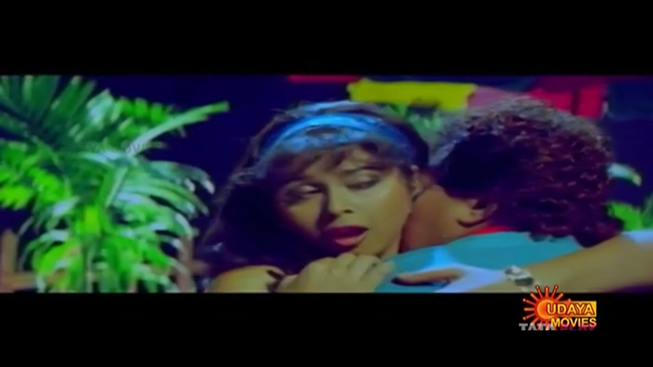 Dolly Minhas Hot CRG.mp4_20240727_131109.670