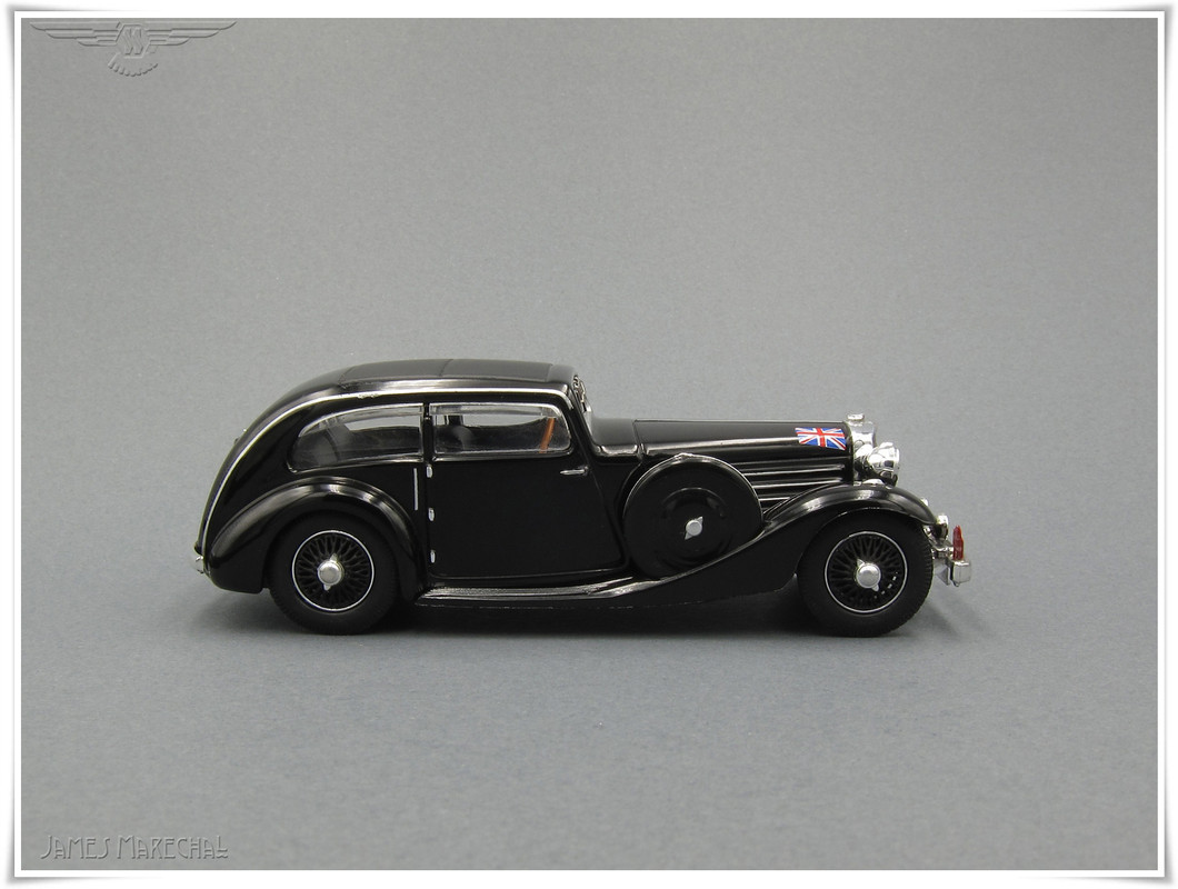 SS1 Airline Saloon (6) Ixo