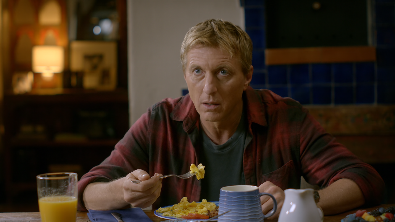 Cobra.Kai.S01E09.Different.But.Same.1080p.10bit.BluRay.AAC5.1.HEVC-Vyndros.mkv_snapshot_06.28_[2020.