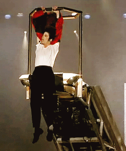 Michael-Jackson-michael-jackson-31833081-250-300.gif