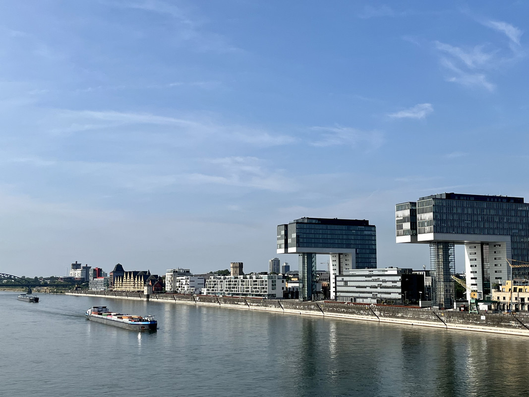 6FEB2C52-8F9A-45F2-B59D-358A574BF16D