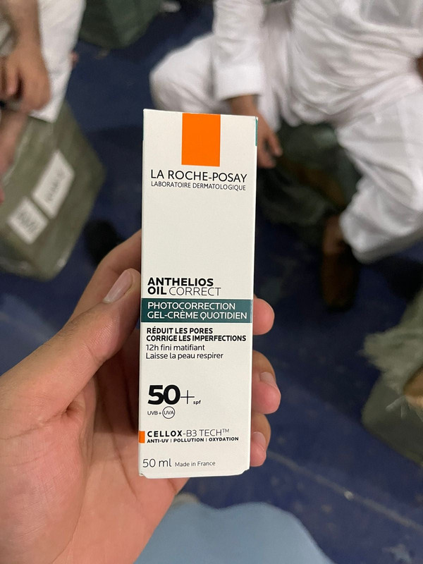 LA ROCHE POSAY ANTHELIOS OIL CORRECT TINTED SUNSCREEN WITH SPF 50+ - image 2
