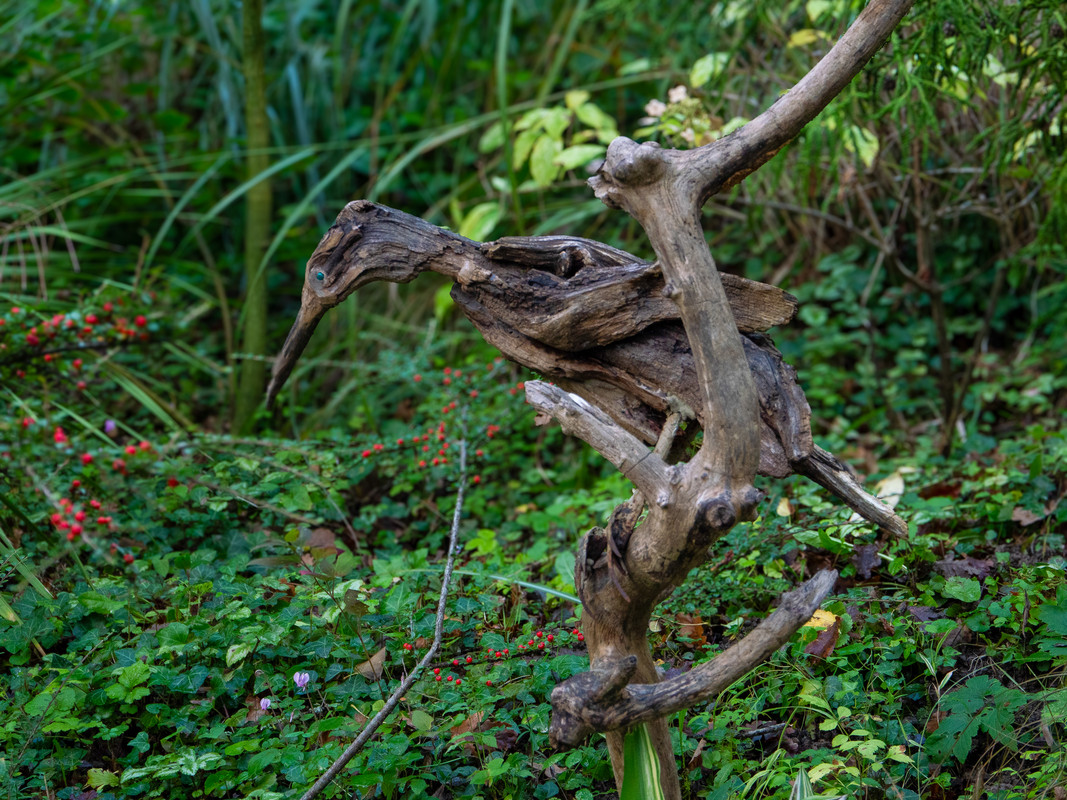 Petit oiseau en bois flotté
