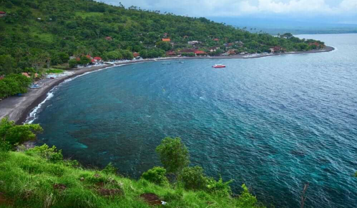 Menikmati Keindahan Pantai Amed yang Sangat Terkenal dan Juga Indah