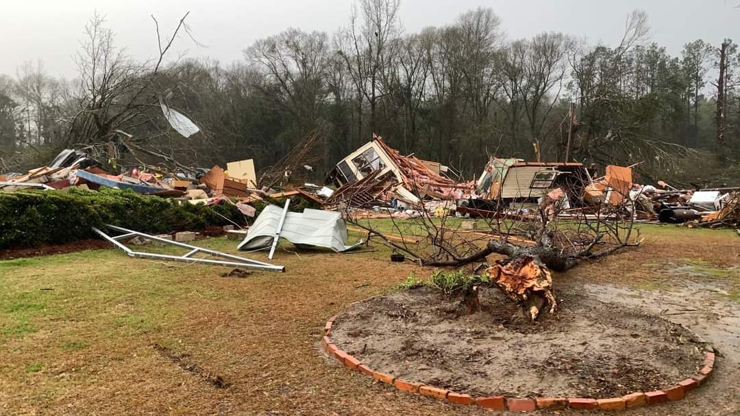 "Extremely dangerous" tornado hits Damascus, GA OT Lounge