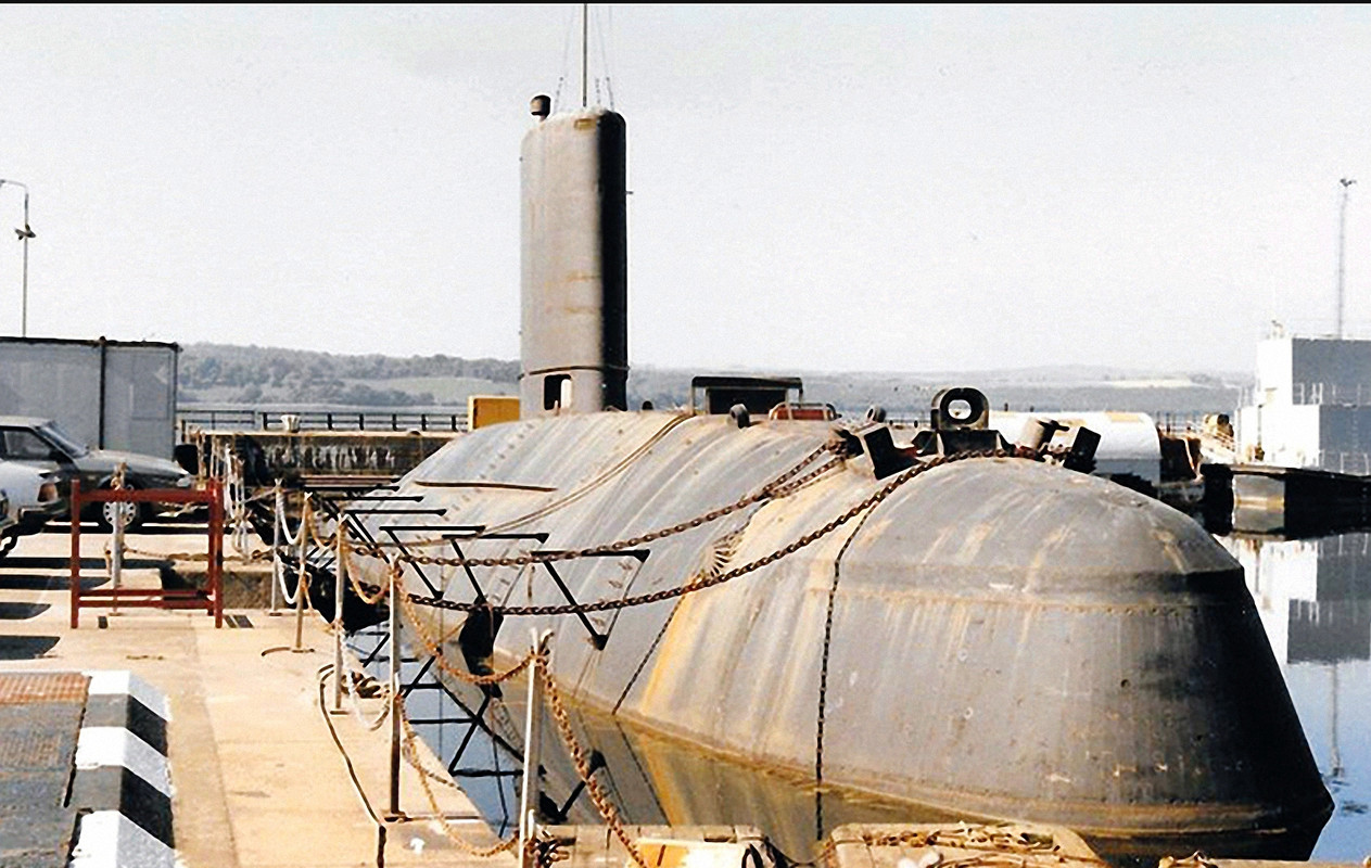 HMS Dreadnought у последнего причала в Розите