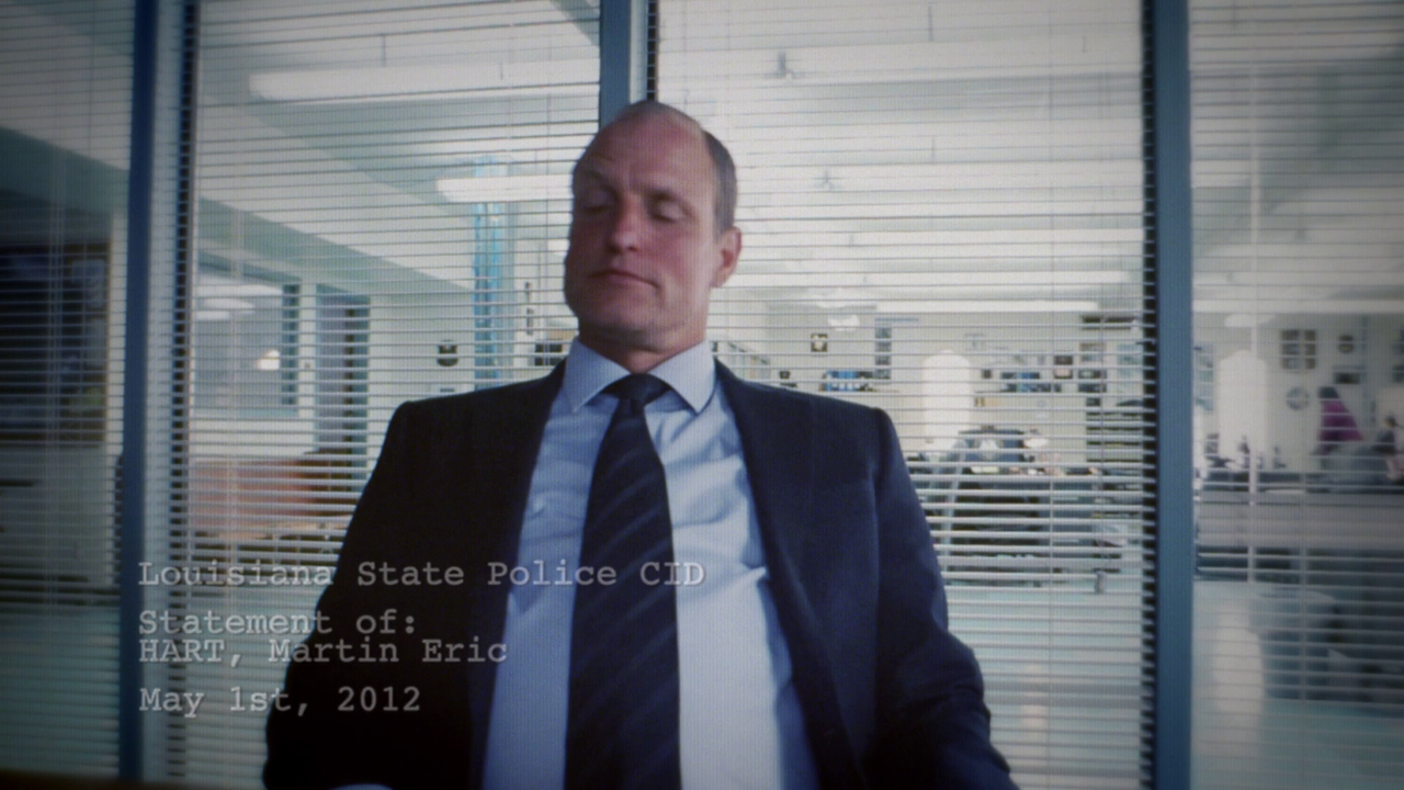 True.Detective.S01E01.La.lunga.luminosa.oscurita.1080p.BDRip.ITA.ENG.x264-BlackBit[screenshot 1]