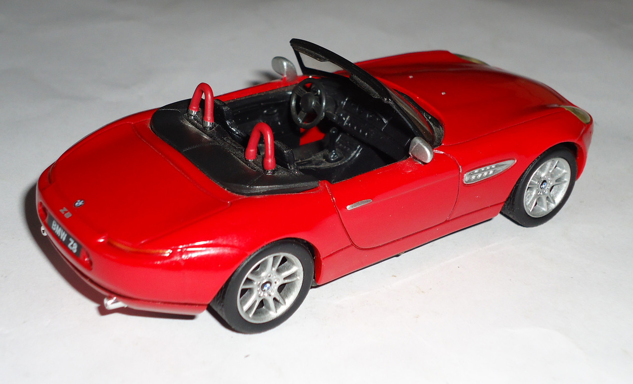BMW-Z8 1