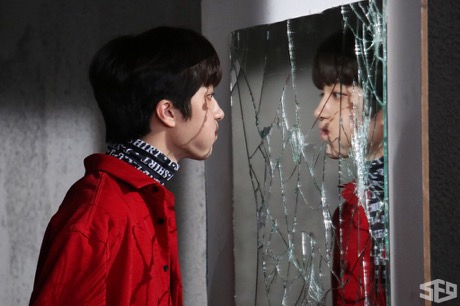 3-E69-B2-CF-AA95-4018-A09-A-39993333-FBB