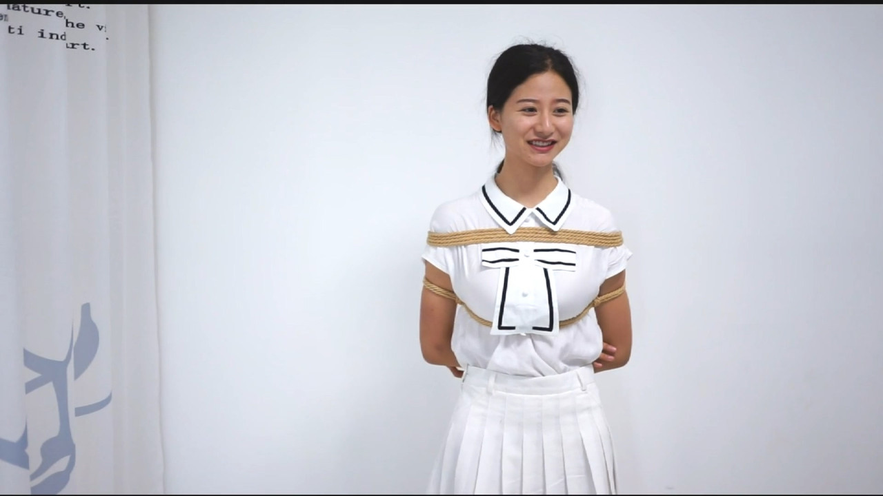 多多洛绳艺 身材超好的美少女.mp4_20190824_143413.337