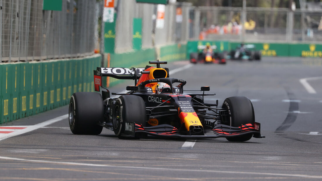 Max-Verstappen-Red-Bull-GP-Aserbaidschan-2021-Baku-Rennen-169Gallery-b5eb4507-1801339