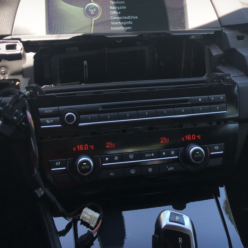 ECEEFD53-2D32-4770-BF28-EAA63B970C20