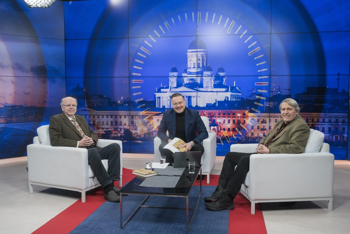 pekka_reinikainen_tapio_puolimatka_2025_studio-1536x1026