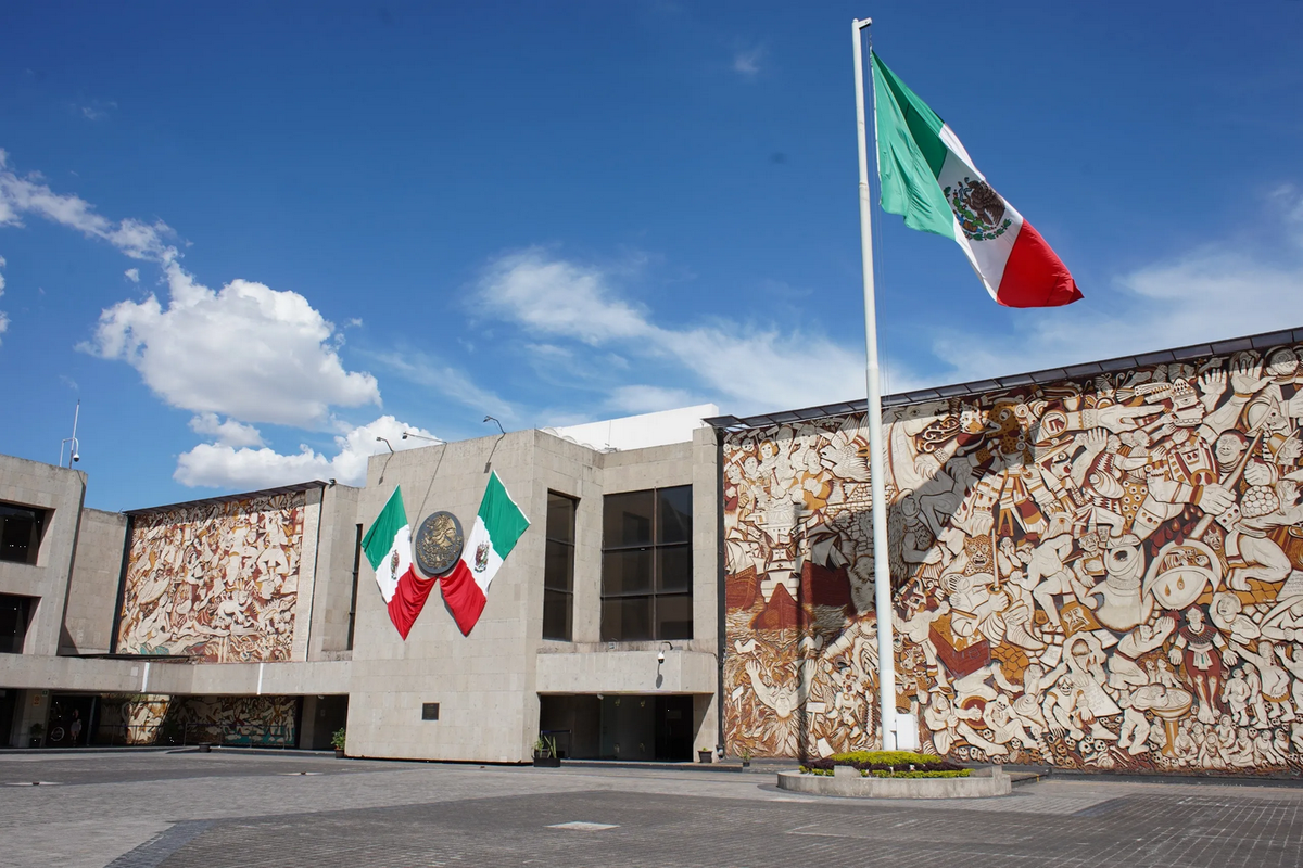 Exhorta Segob utilizar los símbolos patrios en apego a la ley
