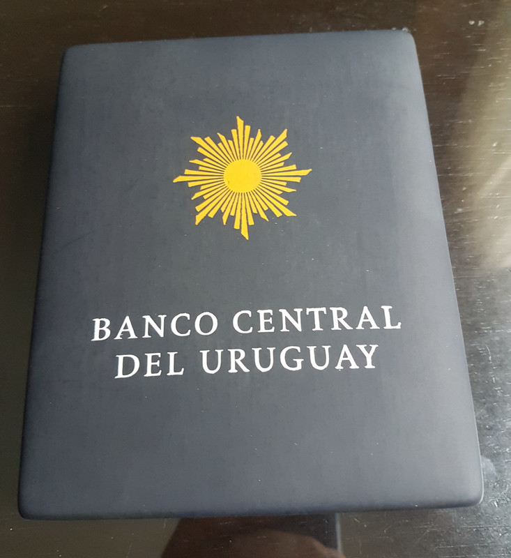URUGUAY •SET CONMEMORATIVO BICENTENARIO 1811-2011• 20210212-160639