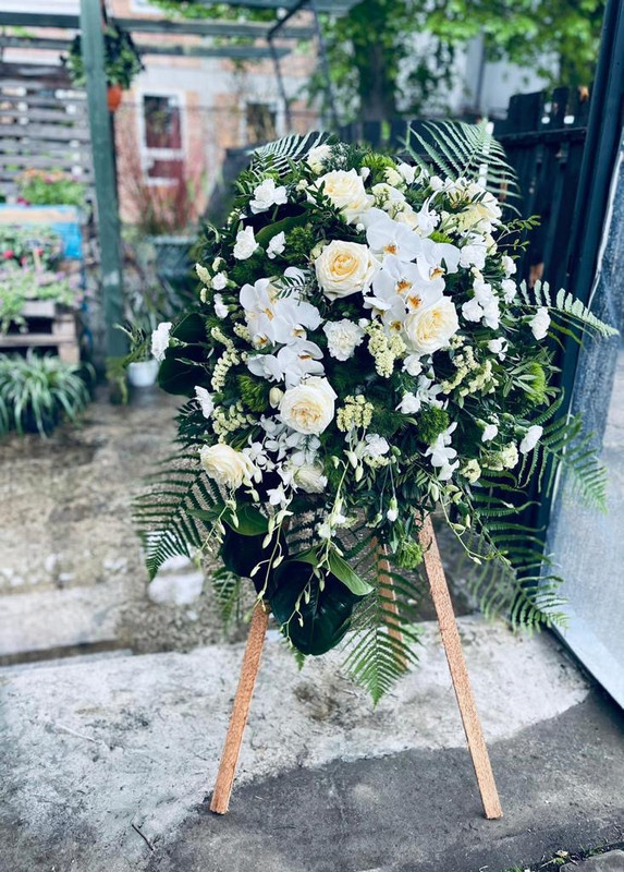 Wieniec 1.  Dostępny z jednodniowym wyprzedzeniem. 